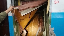 МЧС: взрыв бытового газа стал причиной хлопка в многоэтажке Шахтерска