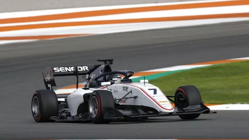 Уроженец Сахалина Александр Смоляр удачно взял старт в Формуле-3