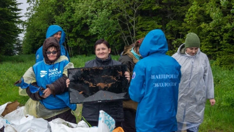 Жители Сахалина нашли плазменный ТВ на субботнике в Корсаковском районе