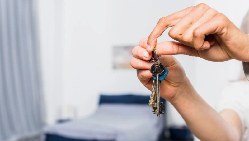 Проблему с жильем для многодетной семьи в Охе взял на контроль Валерий Лимаренко