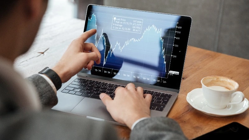 Мосбиржа отменила утренние торги 25 февраля