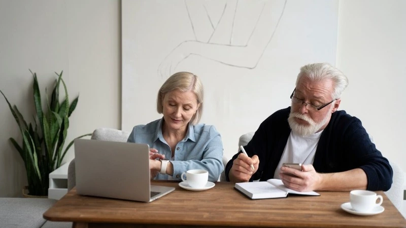 Авито Работа предложила список вакансий для подработок сахалинским пенсионерам 