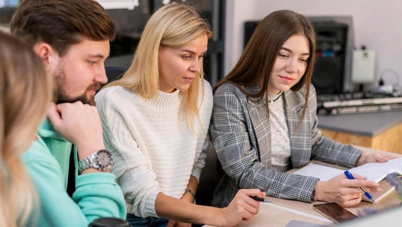 Сбер, РЭШ, и Сколтех запускают магистратуру «Искусственный интеллект и финансовые технологии»