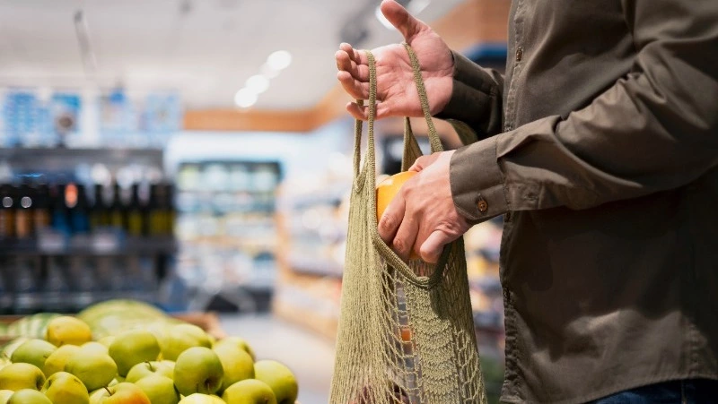 Полиция возбудила уголовное дело за кражу продуктов из магазина в Южно-Сахалинске