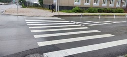На перекресток с «пиццей» в Южно-Сахалинске вернули пешеходную разметку