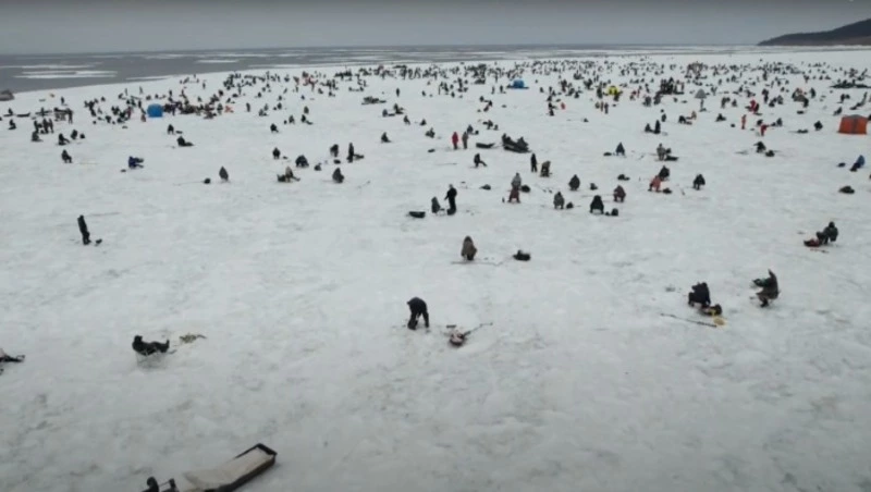 «Лежбище» рыбаков сняли с высоты птичьего полета на Сахалине