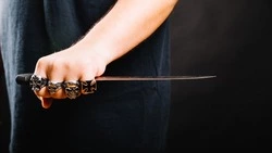 Сахалинец поплатился свободой за нападение с ножом на собутыльника