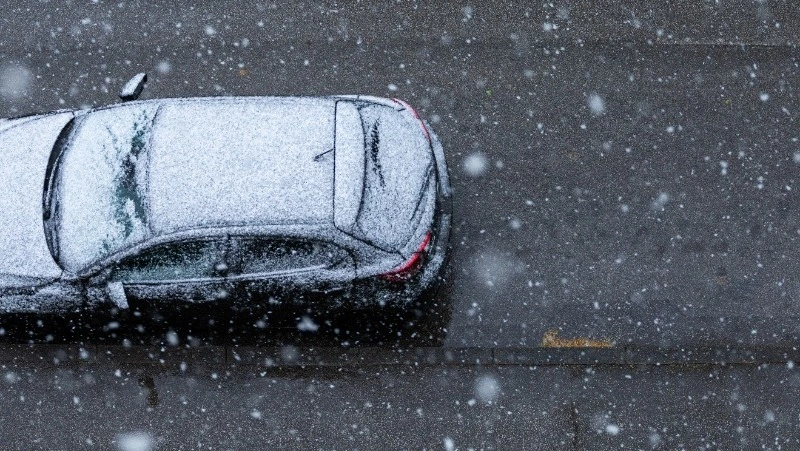 Дорогу Долинск – Поронайск закрыли для проезда из-за стекловидного льда
