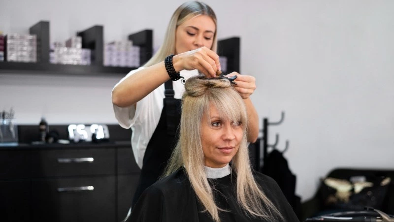 Лунный календарь стрижек на апрель 2025 года: идеальные дни для новой прически