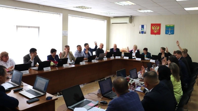 Первая сессия районного Собрания седьмого созыва прошла в Холмске