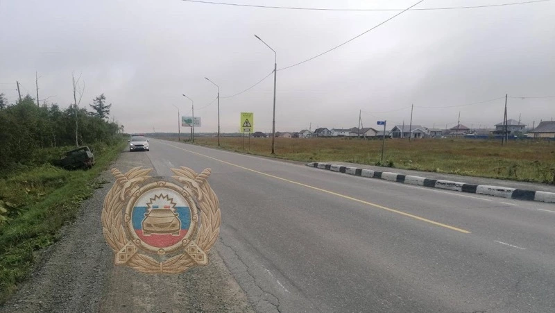 Два молодых парня пострадали после съезда УАЗа в кювет на дороге Южно-Сахалинск — Оха