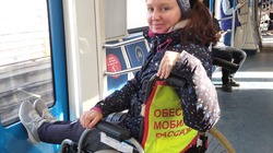 Инвалид-колясочник не может вернуться на Сахалин: женщина бросила клич о помощи в соцсетях