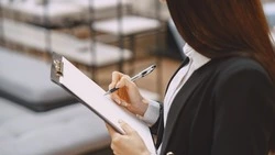 Работникам сахалинской строительной компании «Сфера» не выдавали СИЗ и не платили зарплату