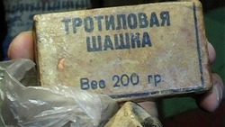 Ружья, банки с порохом и 200 граммов тротила: жители Корсакова разоружаются