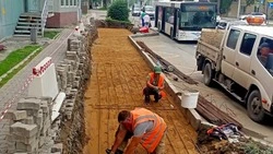 В Южно-Сахалинске на улице Егорова продолжают восстанавливать асфальтобетонное покрытие