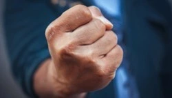 Житель Холмска ответит в суде за смертельное избиение на почве ревности