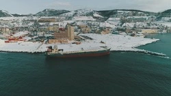 Китайскому сухогрузу недолго осталось подпирать собой Холмск