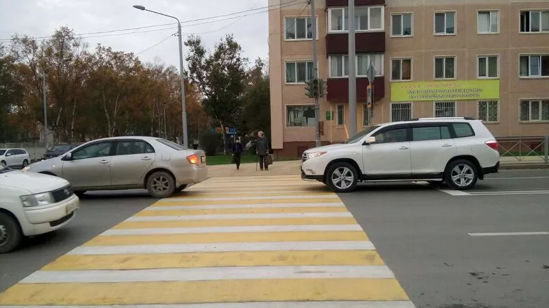 «Одноглазый» светофор в Южно-Сахалинске вводит в заблуждение пешеходов