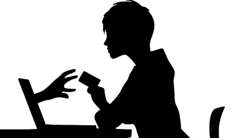 За выходные на телефонных мошенников пожаловались сразу четверо обманутых сахалинцев