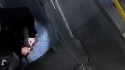 «Резня» в автобусе: на Сахалине подросток искромсал сиденья общественного транспорта ножом