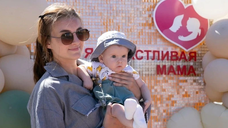 Фестиваль ко Дню семьи, любви и верности объединил сотни жителей Южно-Сахалинска 