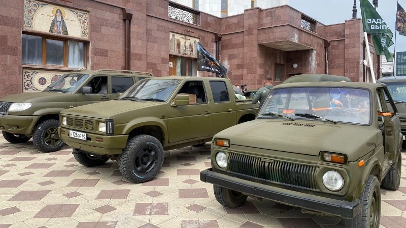 Семь единиц спецтехники передадут сахалинским бойцам в зону СВО