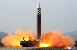 Северная Корея запустила баллистическую ракету в сторону Японского моря