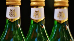 Импортный алкоголь с акцизными марками будут ввозить на Сахалин еще год