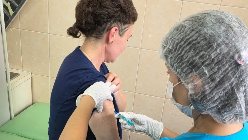 В лечебных организациях Сахалинской области начали вакцинацию против гриппа