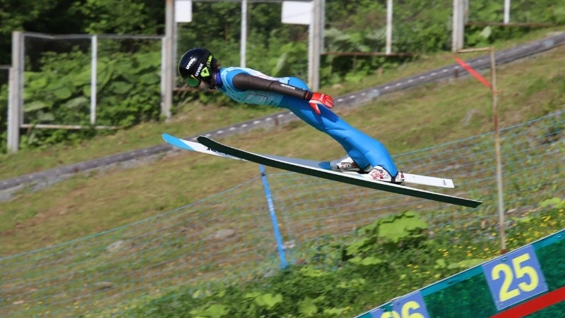 Летающие лыжницы из сборной России открыли летний сезон на Сахалине