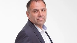 Сахалинский депутат похвастал размером своей медали