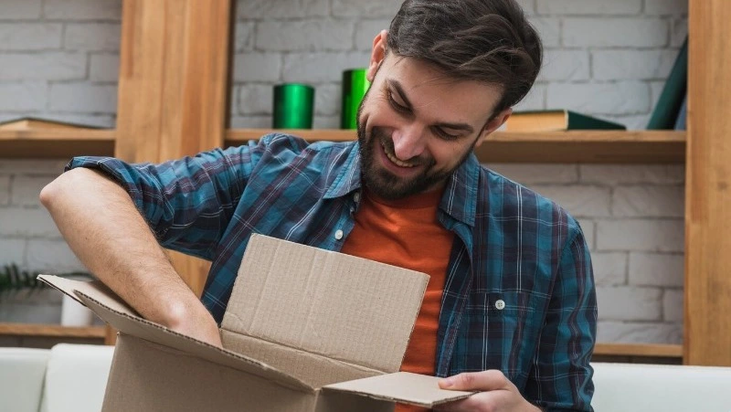 «Курьера» наркотиков поймали с посылкой на почте в Южно-Сахалинске 