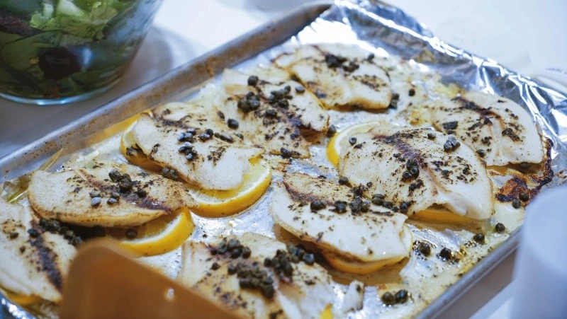 Семьям Южно-Сахалинска предложили приготовить блюдо из рыбы на конкурс      