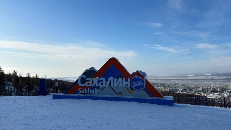 На «Горном воздухе» приступили к расчистке снега после метели