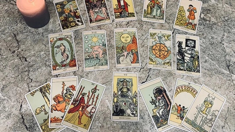 Гороскоп Таро на 18 сентября 2023: прогноз карт и советы на день