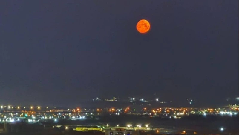 Жители и гости Южно-Сахалинска наблюдали в небе «кровавую» Луну в ночь на 13 марта