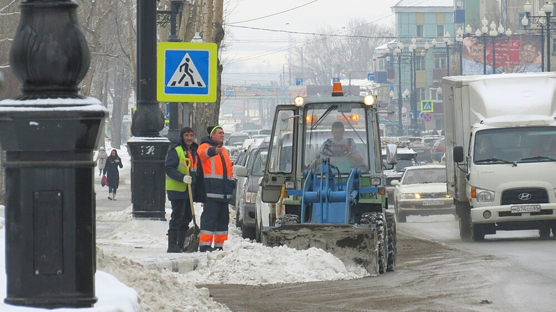 Сахалинцев просят быть предельно внимательными на дорогах