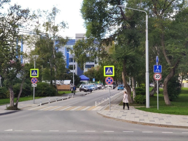  Сахалинский урбанист назвал брошенные машины на велодорожках актом неуважения