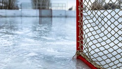 Ребенок пострадал в драке с подростками на хоккейной арене в Дальнем