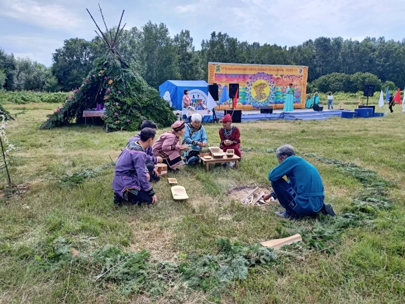 Сахалинские нивхи покормили духов в честь начала хода горбуши: ВИДЕО