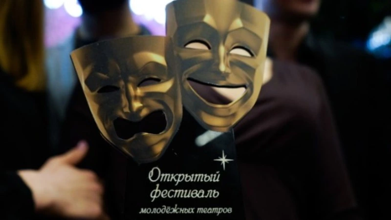 О свободе и выборе рассуждали участники театрального фестиваля в СахГУ