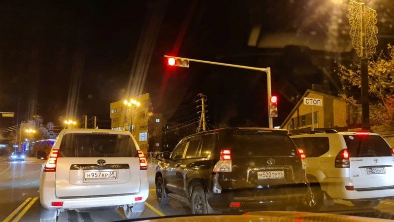 «Ну чем не готтентотская мораль»: урбанист вновь привлек внимание к ширине полос в Южно-Сахалинске