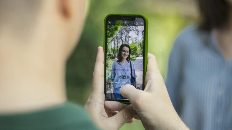 Интерес к ИИ-фотофункциям в смартфонах вырос в 2,2 раза