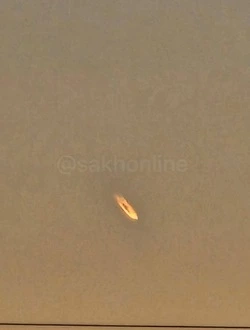 Падающий горящий объект заметили в небе над Южно-Сахалинском