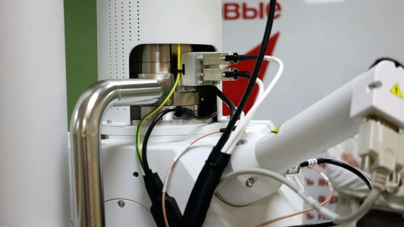 В СахГУ открыли лабораторию микроскопии 