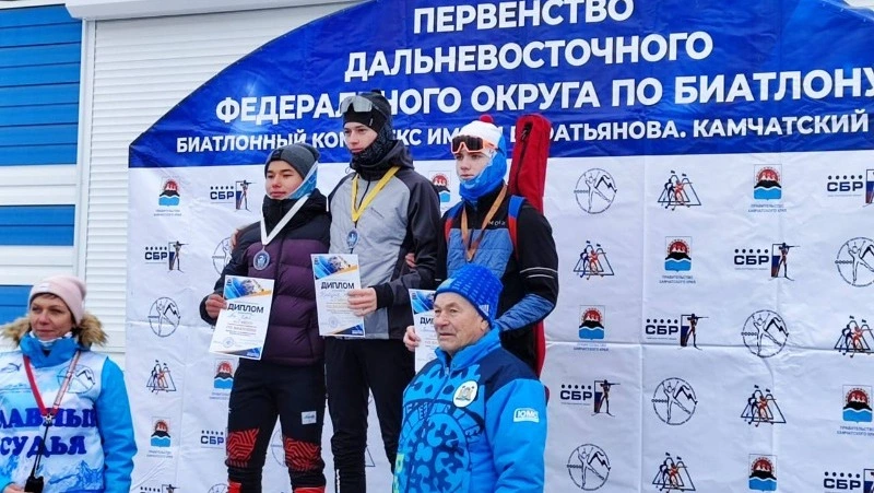 На первенстве ДФО по биатлону спортсмены с Сахалина завоевали семь медалей