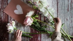 Женщины попросили мэра Долинска о помощи с курсами флориста и медсестры