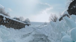 Снежная лавина прервала автобусное сообщение между Невельском и Холмском