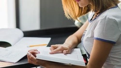 Девятикласнники начнут сдавать обязательный устный экзамен по истории не раньше 2028 года