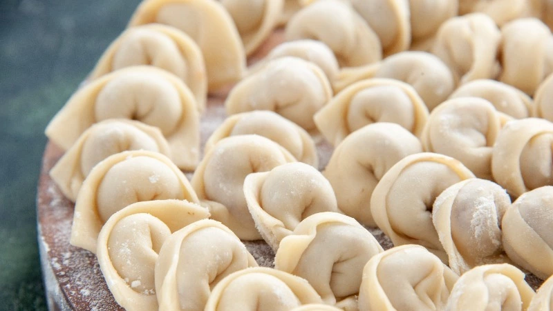 Опасные пельмени нашли на прилавках «Маяка» на Сахалине 